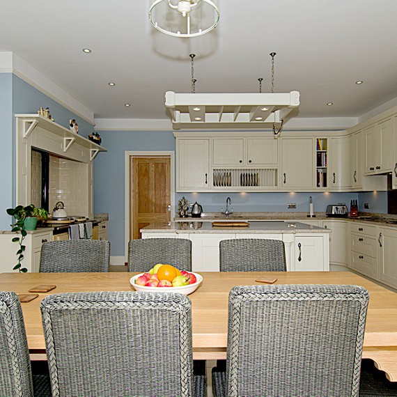 Milton Alabaster, Codicote, Hertfordshire, Painted Kitchen, Traditional Kitchen