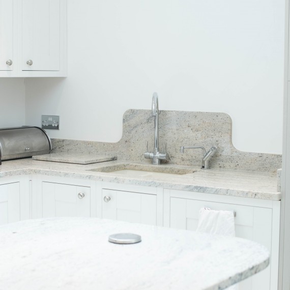 Milton Shaker In-Frame kitchen with Granite Worktop
