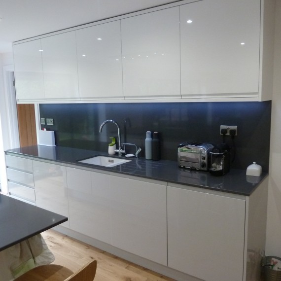 White Gloss and Dove Grey Kitchen fitted in Welwyn, Hertfordshire