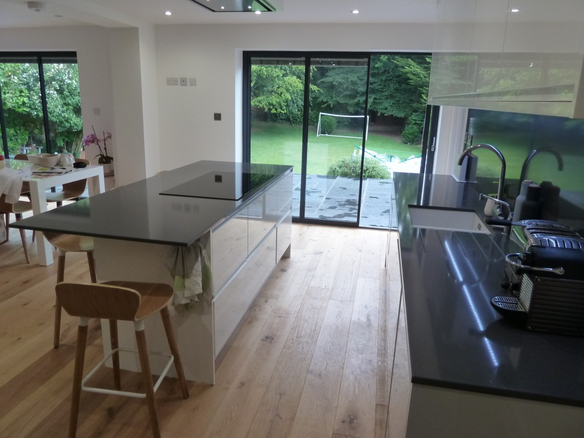 White Gloss and Dove Grey Kitchen fitted in Welwyn, Hertfordshire