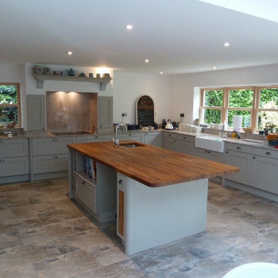 Shaker Kitchen with Quartz and Solid Oak Island worktop