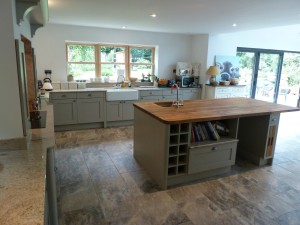 Shaker Kitchen with Quartz and Solid Oak Island worktop
