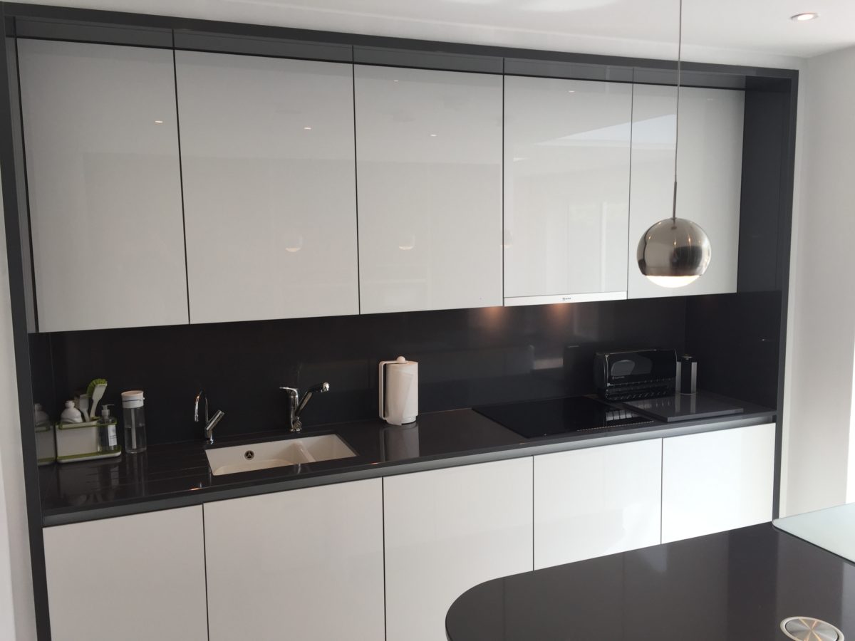 White Gloss and Glass Edge Kitchen fitted in Welwyn Garden City