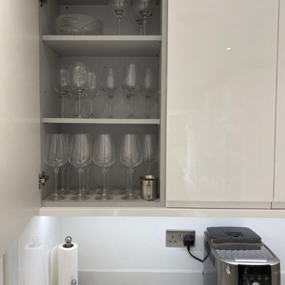 Gloss White kitchen fitted in Mill Hill, London