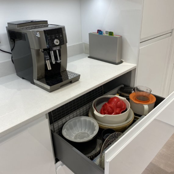 Gloss White kitchen fitted in Mill Hill, London