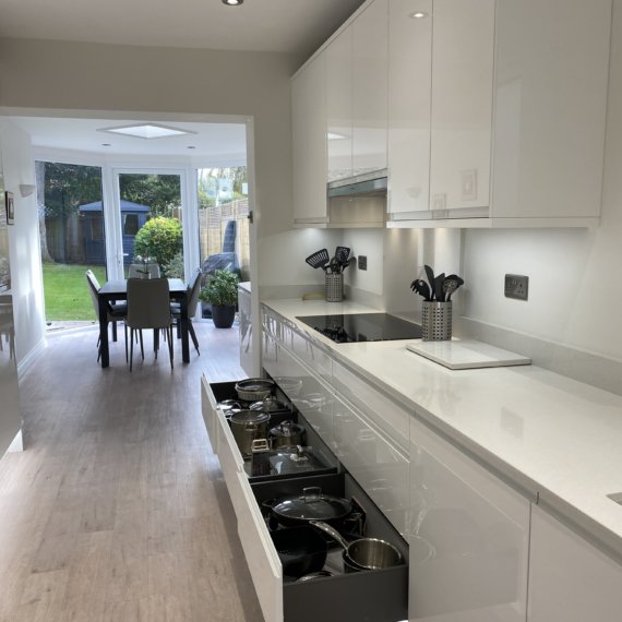 Gloss White kitchen fitted in Mill Hill, London