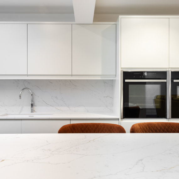 Matt Porcelain and Deep Heather kitchen fitted in Welwyn, Hertfordshire