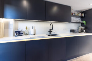 Handleless Carbon Kitchen