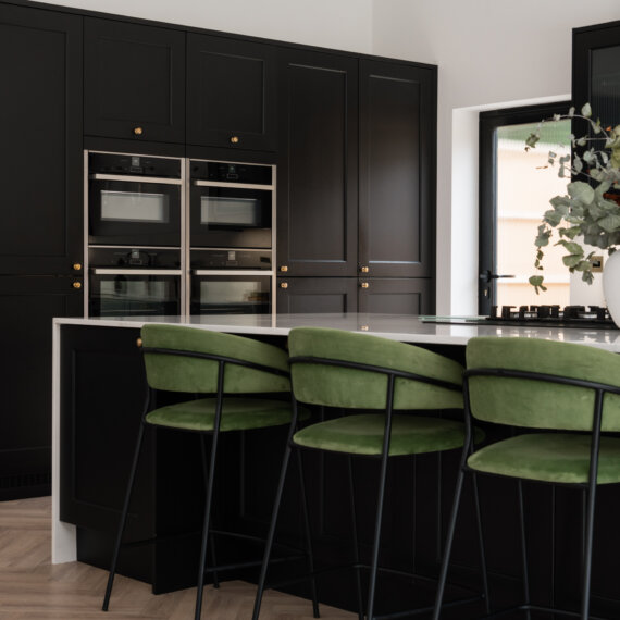 Black Kitchen - painted in Farrow and Ball Pitch Black